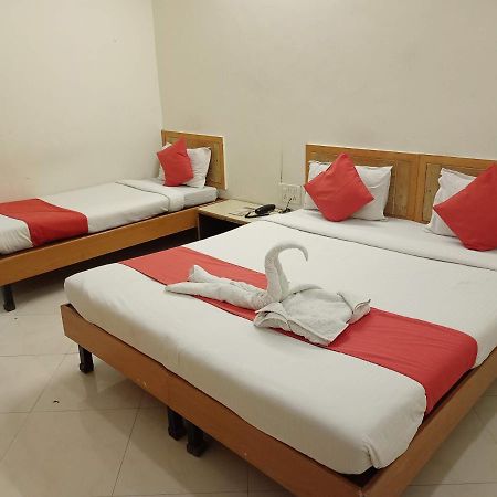 Hotel Wayfare Shirdi Eksteriør billede