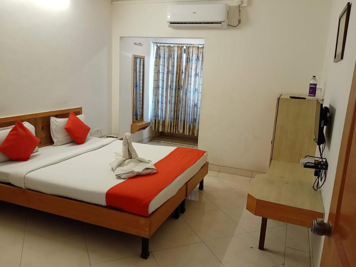 Hotel Wayfare Shirdi Eksteriør billede