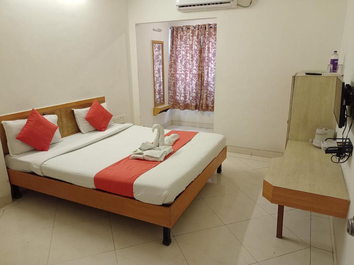Hotel Wayfare Shirdi Eksteriør billede